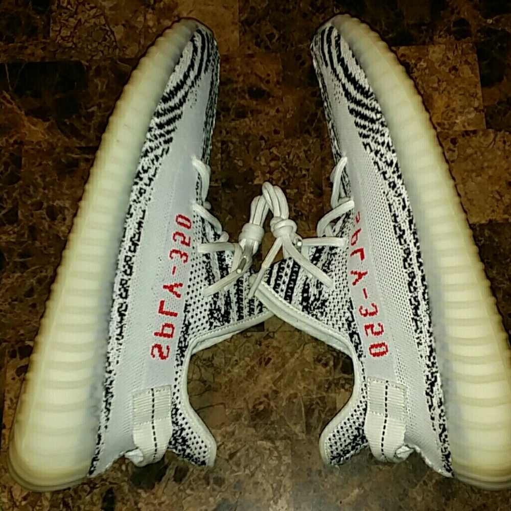 Zebra    yeezy 350  Adidas AUTHENTIC